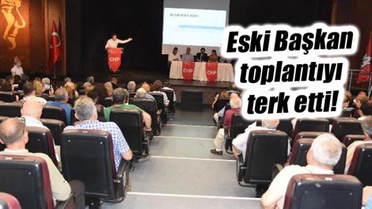 Eski Başkan toplantıyı terk etti!